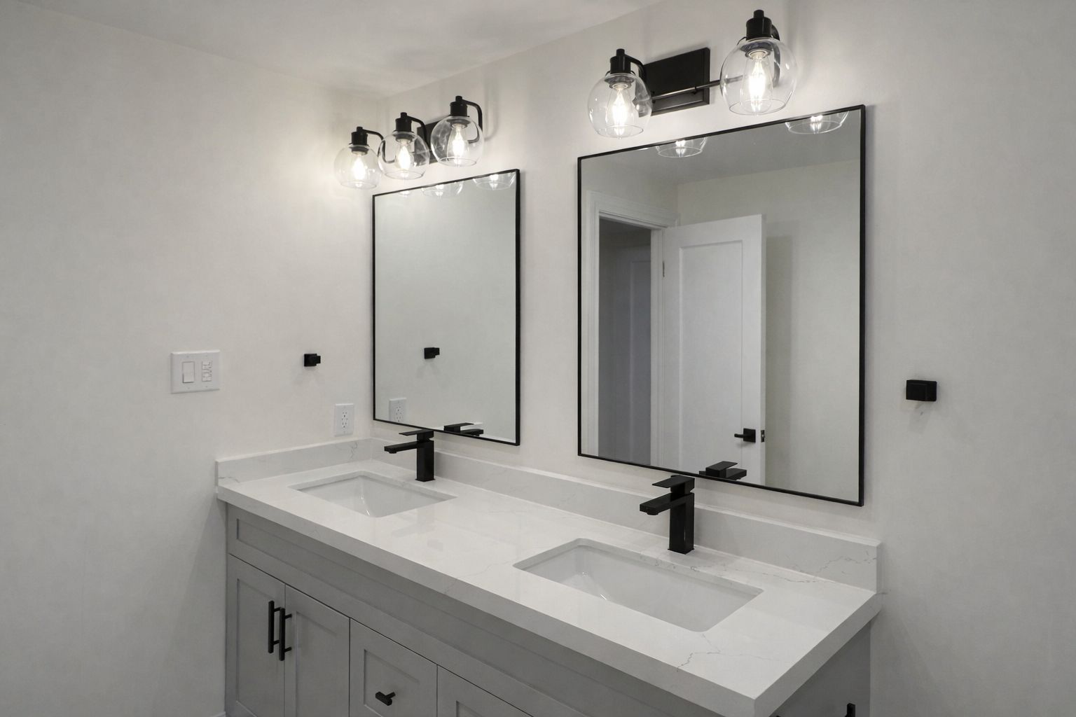 Mississauga bathroom with freestanding tub and accent wall