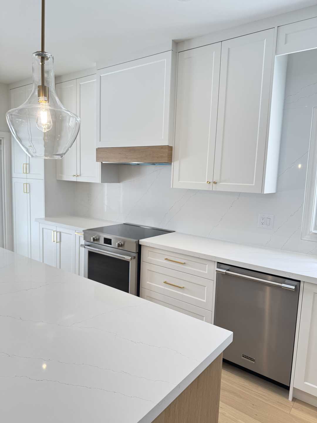 MDF snow white kitchen with wooden island, built in undermount
