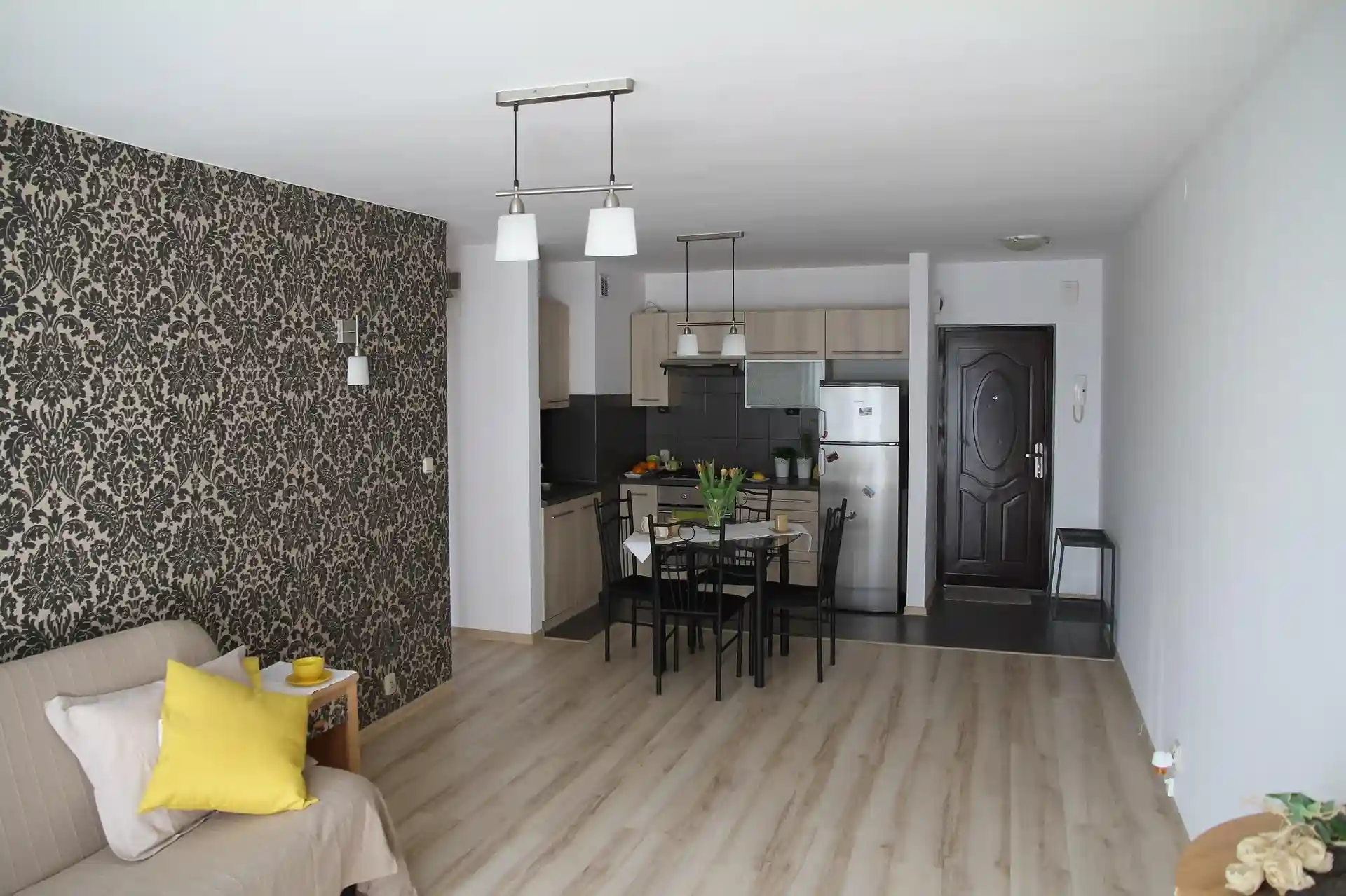 Vaughan condo lighting upgrade with recessed lights and accent fixtures