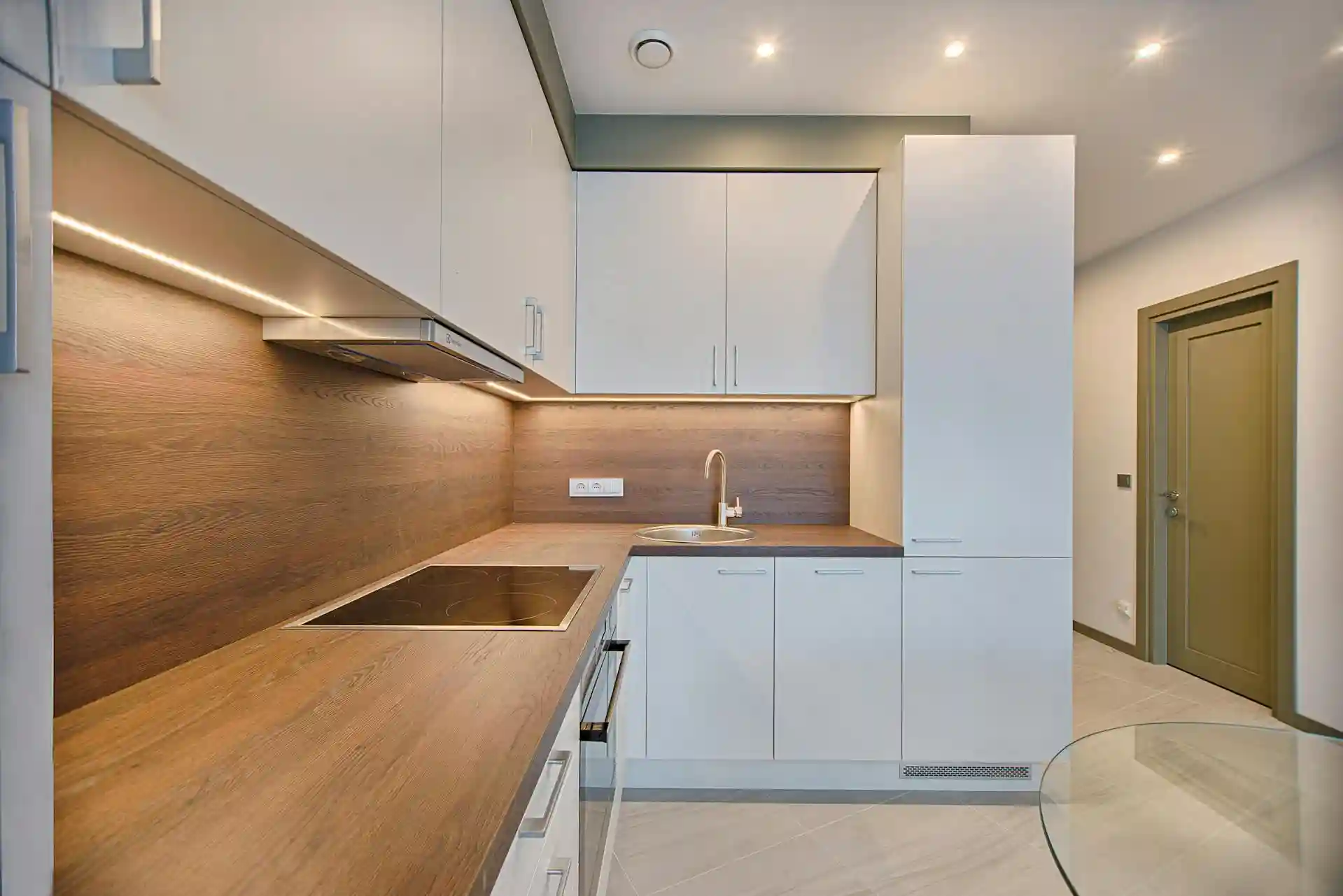 Mississauga basement bathroom with tiled walk-in shower and proper ventilation