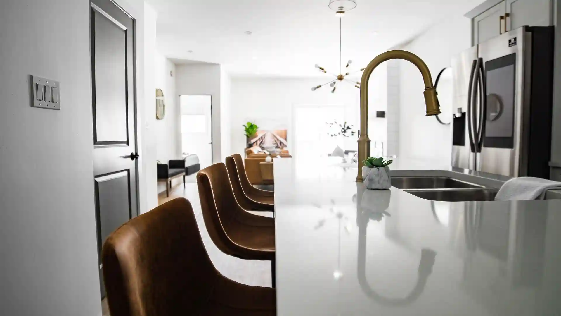 Premium kitchen renovation interior in Toronto — quartz counters and custom cabinetry